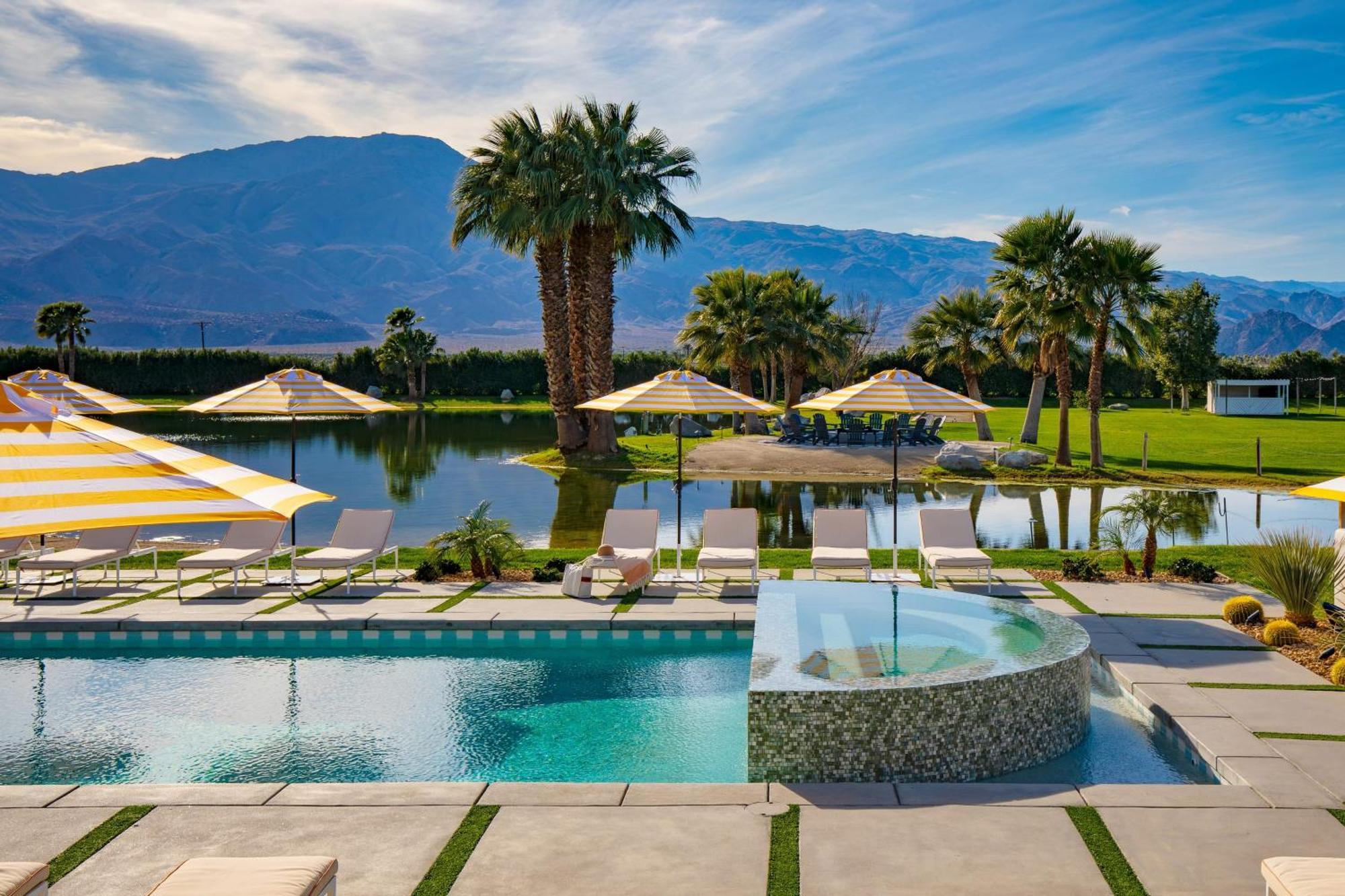 Buena Vista By Avantstay Massive Outdoor Oasis W Pool Spa Firepit La Quinta Exterior foto